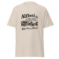 Das Alfisti Cuore Sportivo T‑Shirt von funnydesigns.de verbindet italienische Leidenschaft mit klassischem Automobil‑Design. Der ikonische Schriftzug „Alfisti Cuore Sportivo“ steht für echte Alfa‑Romeo‑Emotionen: Herz, Klang, Mechanik und puren Fahrspaß.