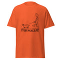 Unisex T-Shirt "Mann mit Dackel an der Leine T-Shirt – Teckel Motiv für Hundefreunde" Fürrungskraft