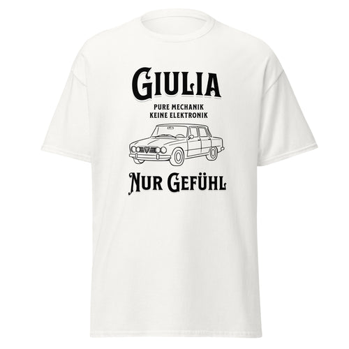 Ein minimalistisches Alfisti‑T‑Shirt mit der ikonischen Giulia 105 als Strichzeichnung. Der Slogan „pure Mechanik, keine Elektronik, nur Gefühl“ feiert echten analogen Fahrspaß. Perfekt für Alfa‑Fans, Oldtimer‑Liebhaber und alle, die italienische Automobilkultur leben.